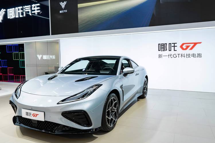 深圳龙岗区乐畅航企业管理咨询哪吒汽车在智能汽车领域的表现，领途汽车在新能源汽车市场中的影响力